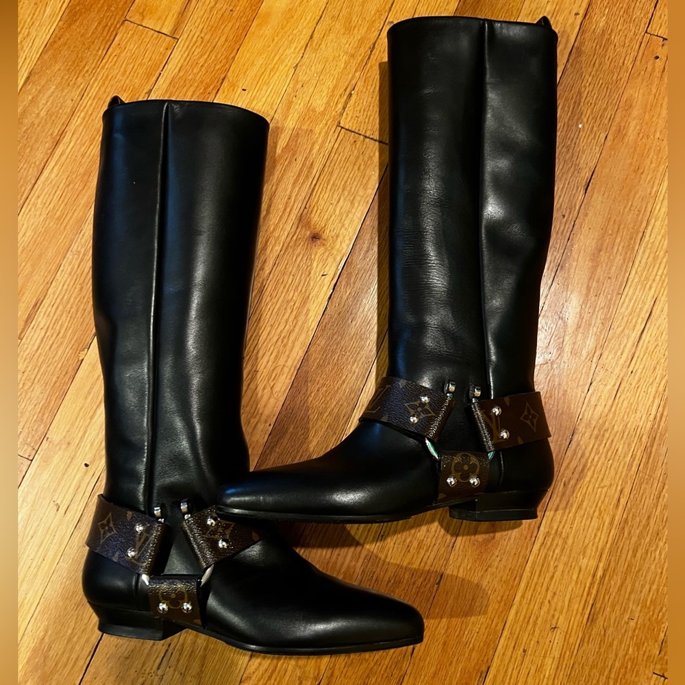 LOUIS VUITTON TALL RIDING BOOTS RHAPSODY LOGO